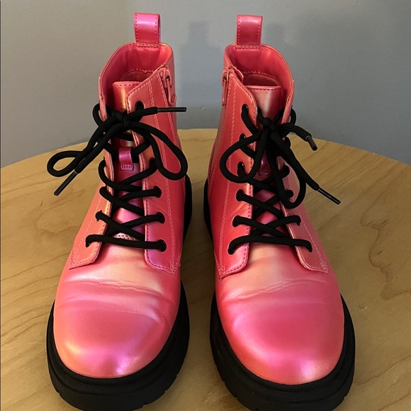 Art Class Vibrant Pink Lace-Up Boots - Picture 3 of 6